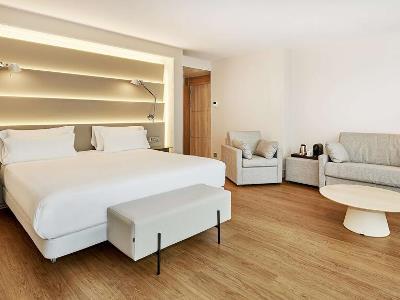 Nh Sants 4*